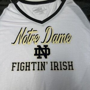 Notre Dame ND Fightin' Irish Graphic Print V-Neck Tee T-Shirt White